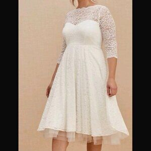 Torrid Ivory Lace Tea-Length Midi Illusion Wedding Dress Size 26 NWT